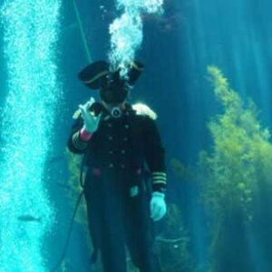 ペリー提督現る-1 ペリーさんの魚の餌付けショー